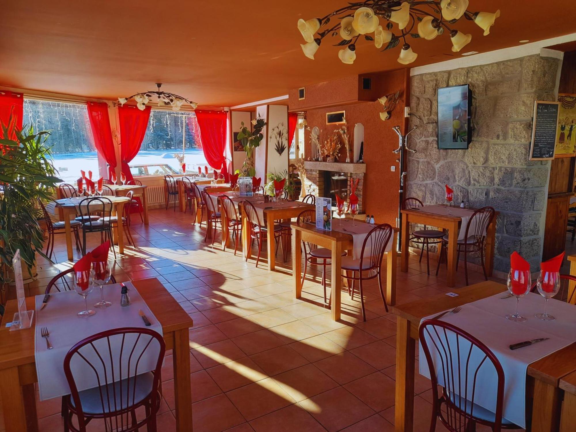 Le Catalan - Hotel Et Appartements Mont-Louis Eksteriør bilde