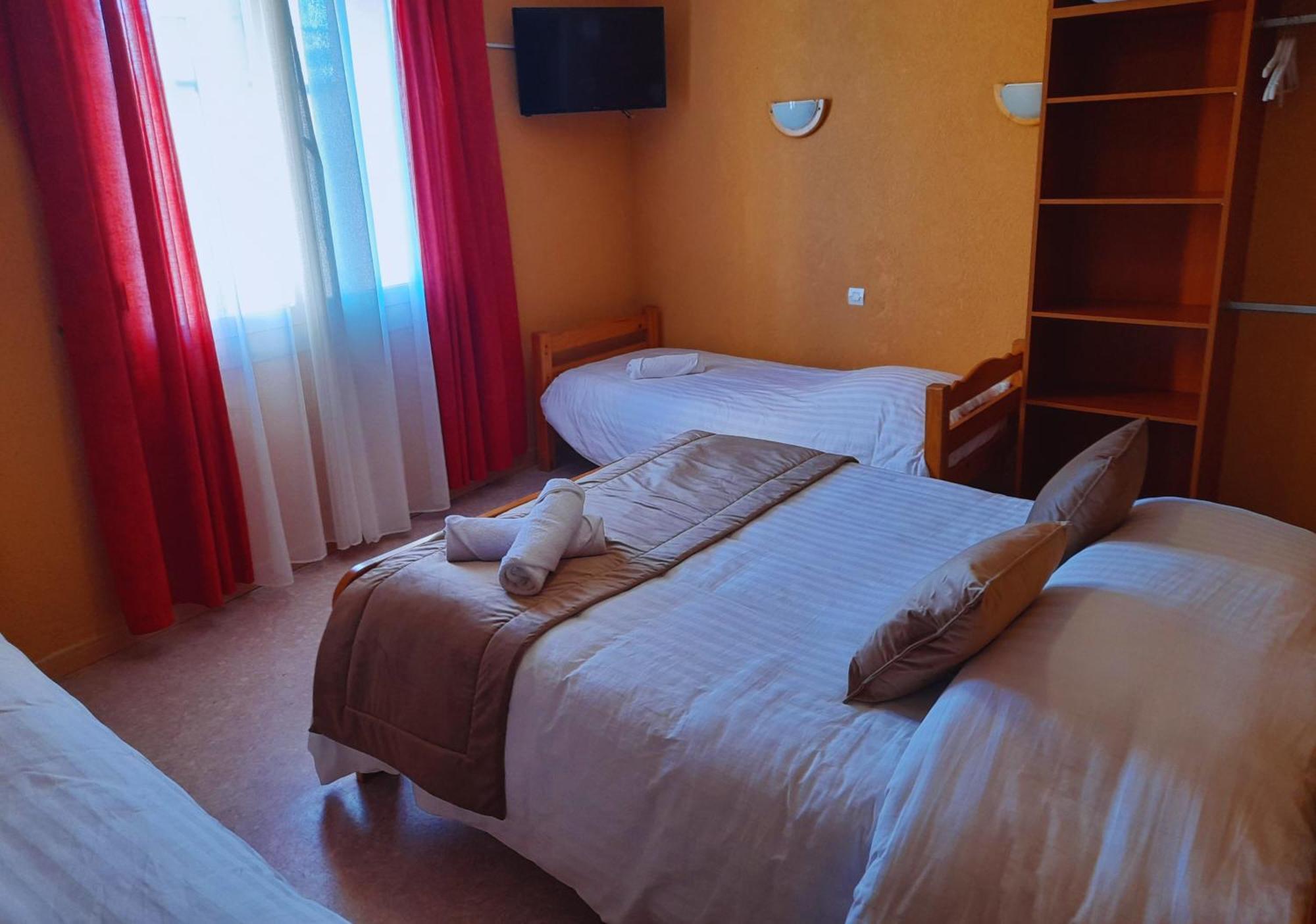 Le Catalan - Hotel Et Appartements Mont-Louis Eksteriør bilde