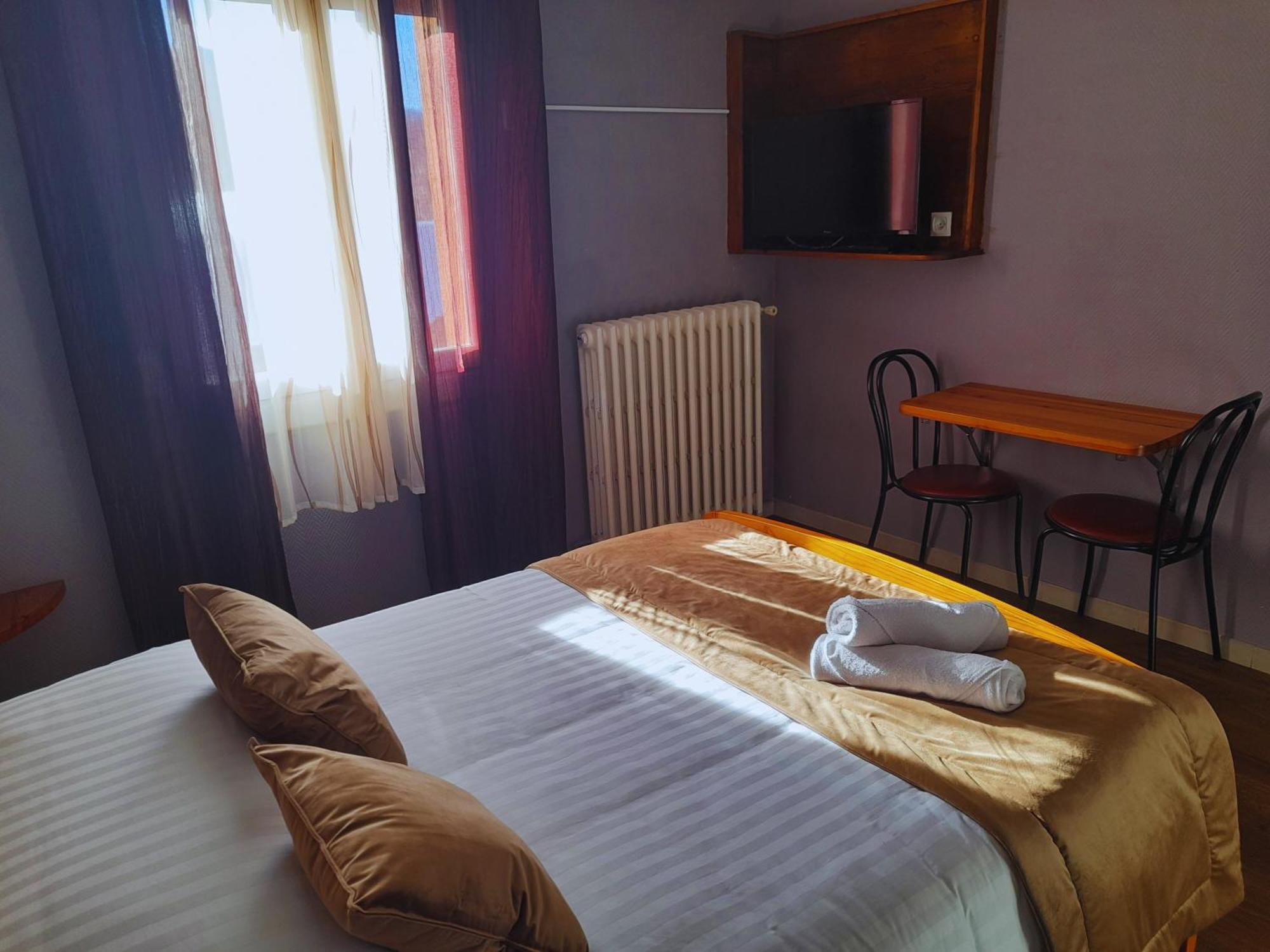 Le Catalan - Hotel Et Appartements Mont-Louis Eksteriør bilde