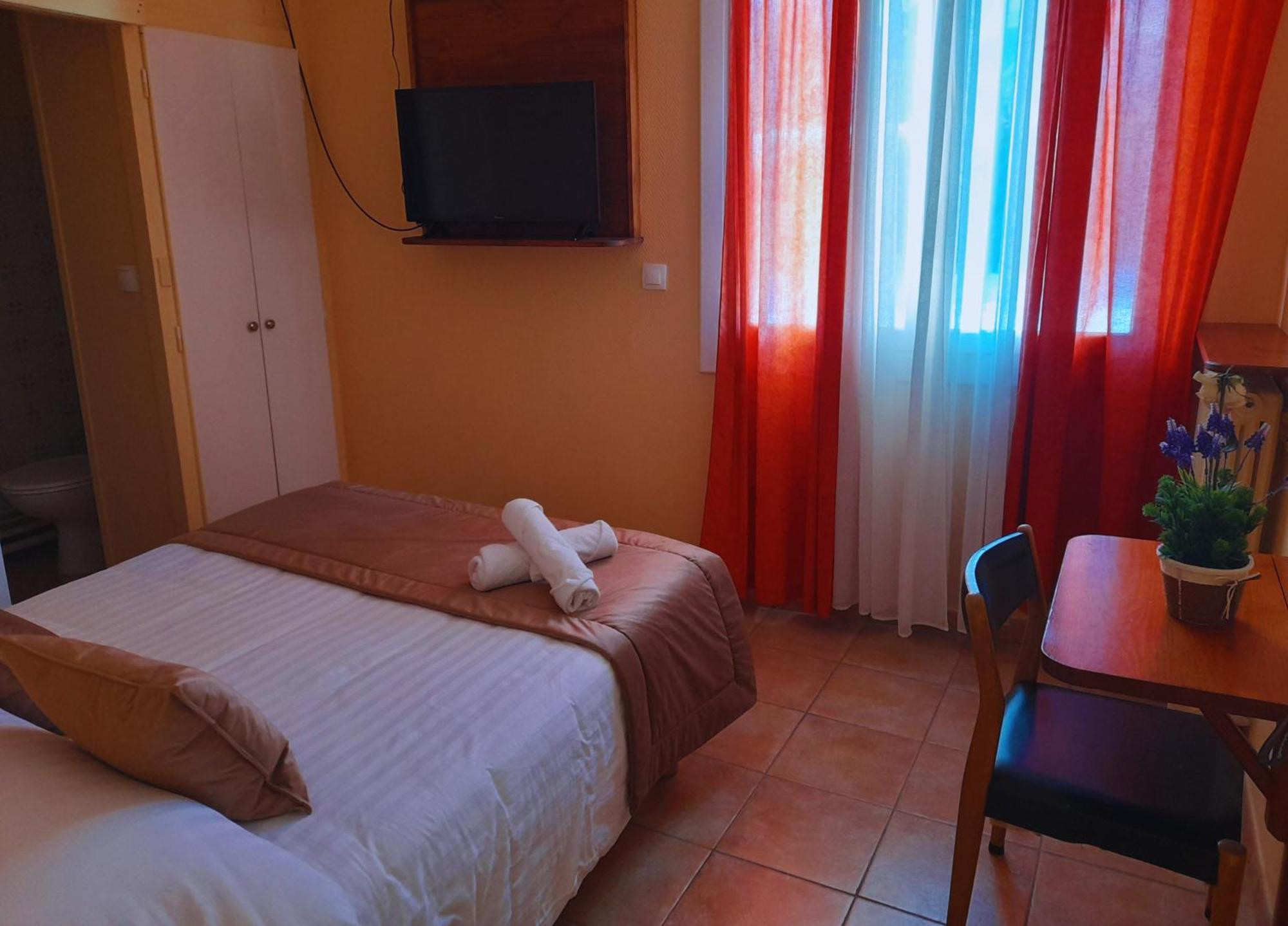 Le Catalan - Hotel Et Appartements Mont-Louis Eksteriør bilde