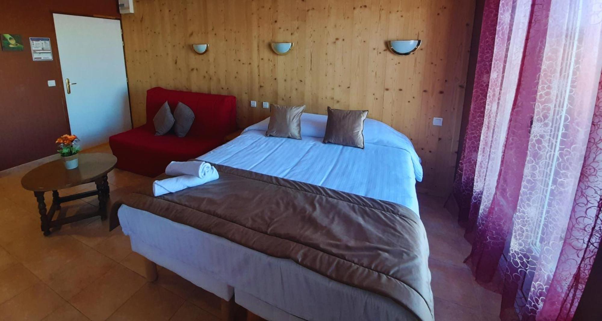 Le Catalan - Hotel Et Appartements Mont-Louis Eksteriør bilde