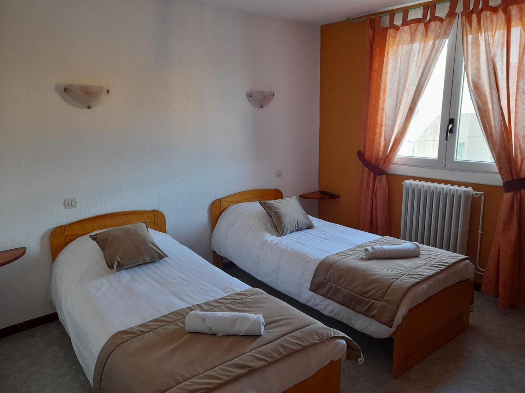 Le Catalan - Hotel Et Appartements Mont-Louis Eksteriør bilde